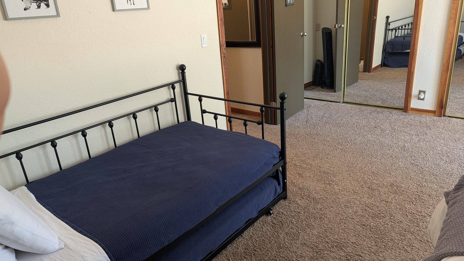 Daybed with trundle
